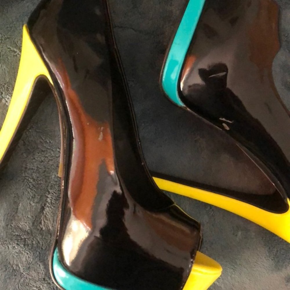 Charlotte Russe Ultra Cool Pumps - Picture 6 of 10